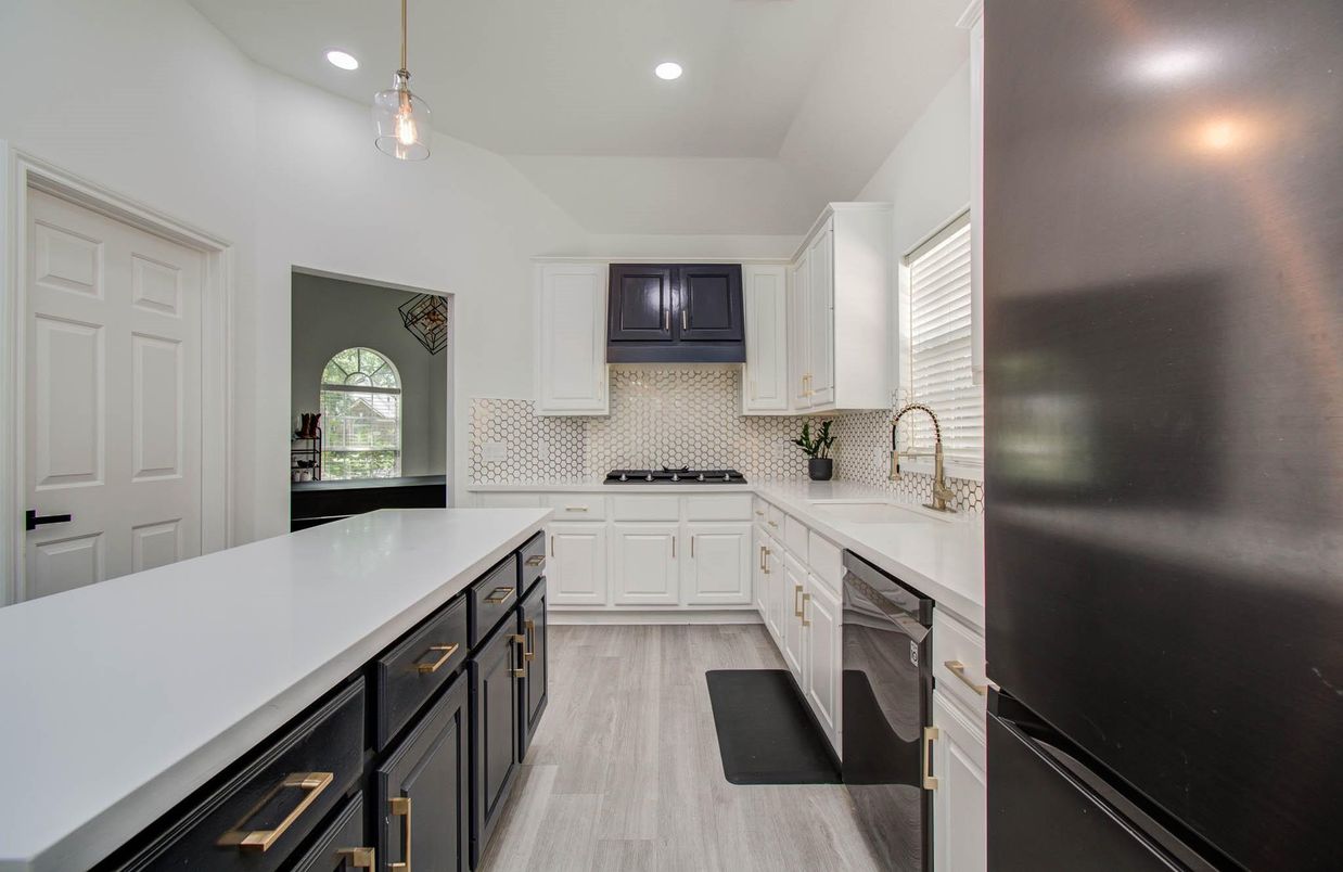 Interior, Kitchen, Pendant Lights, Recessed Lighting, Wood Texture Flooring