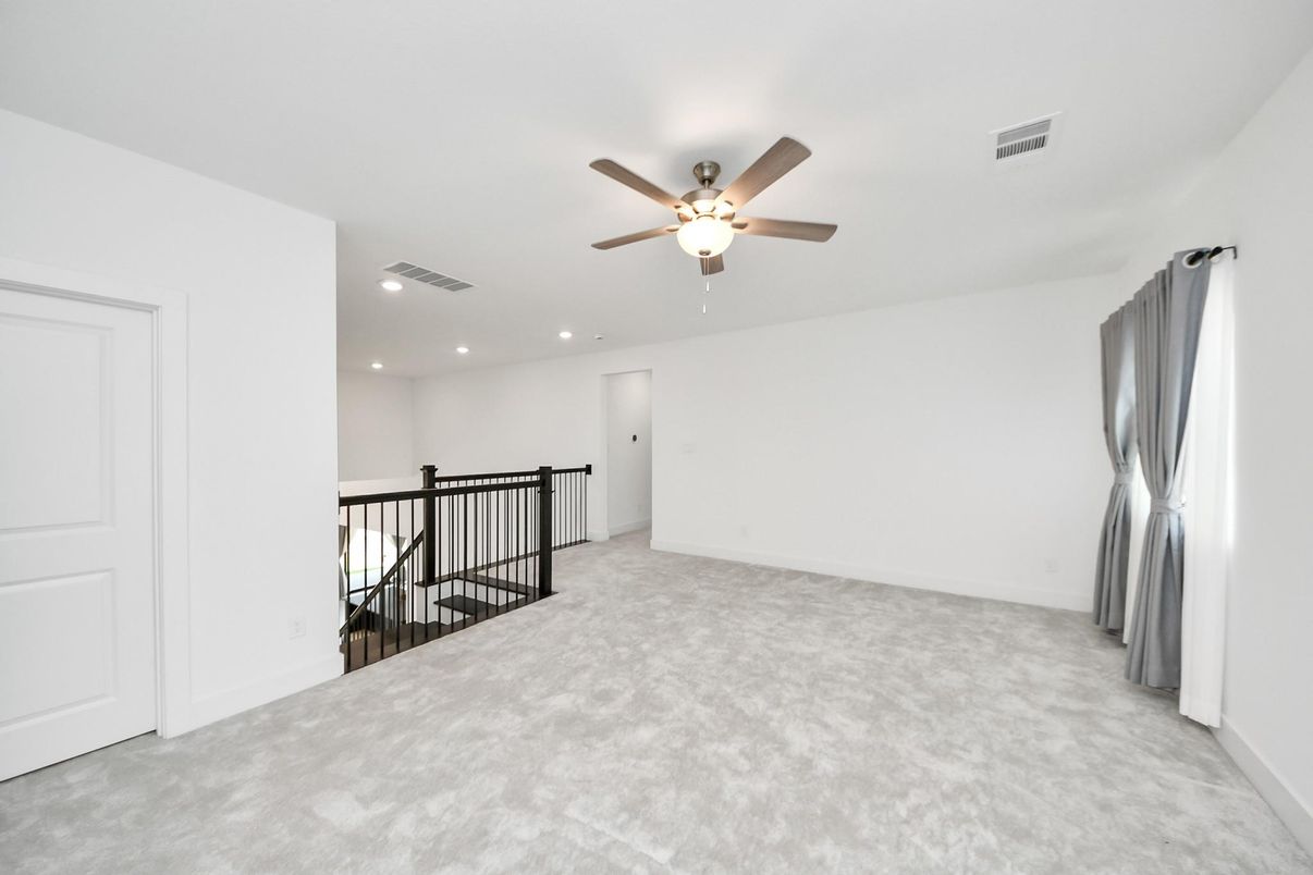 Empty room, Interior, Recessed Lighting