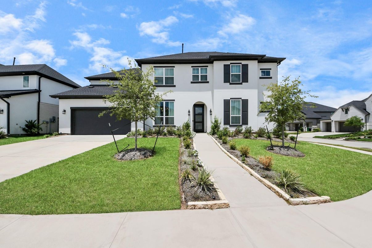Attached, Exterior, Facade, Solar Panels, French Provincial