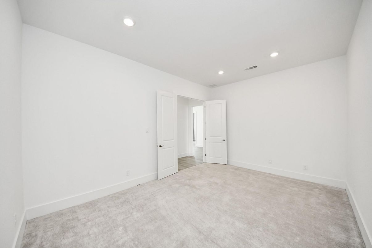 Empty room, Interior, Recessed Lighting