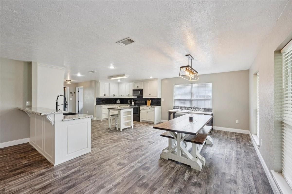 Dining room, Interior, Kitchen, Pendant Lights, Wood Texture Flooring