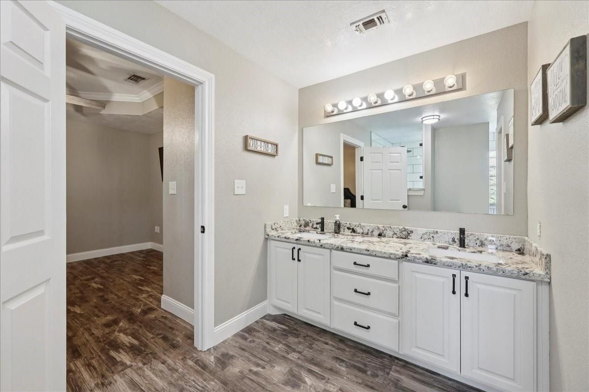 Bathroom, Dual Sink Vanities, Interior, Wood Texture Flooring