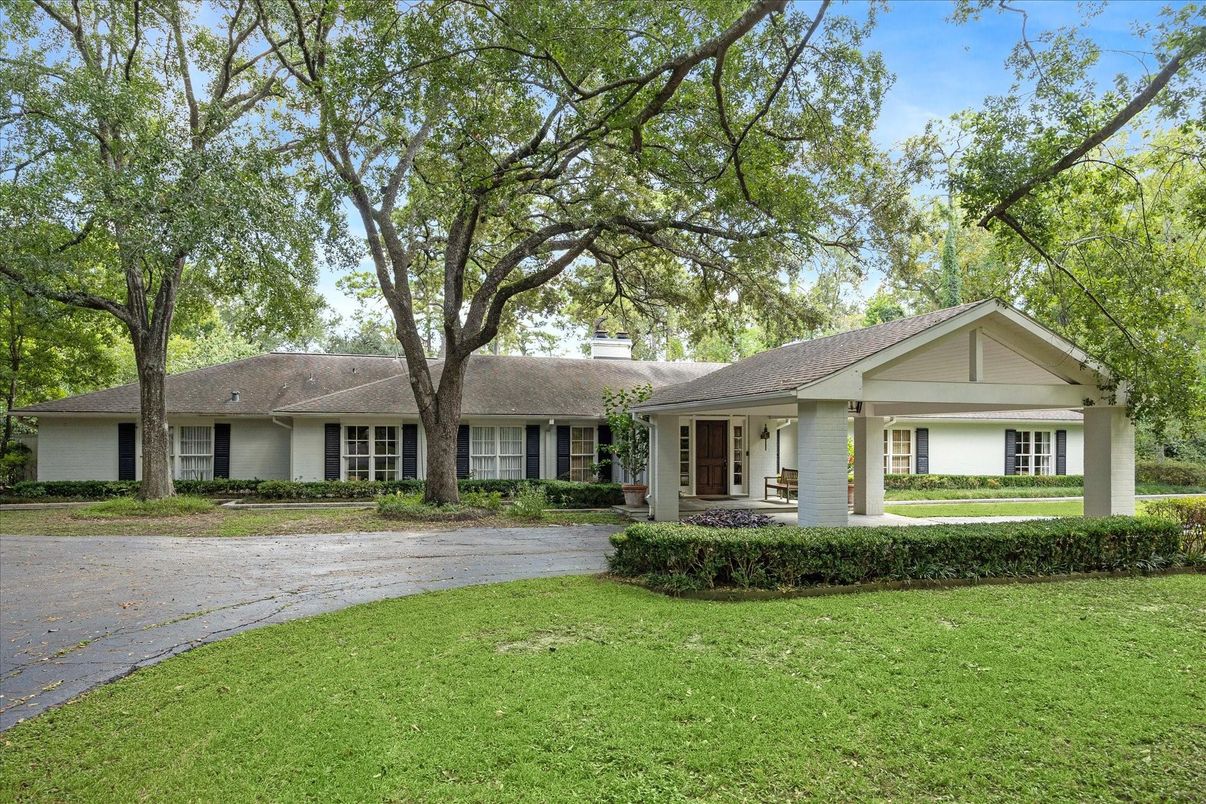Backyard, Exterior, Facade, Ranch