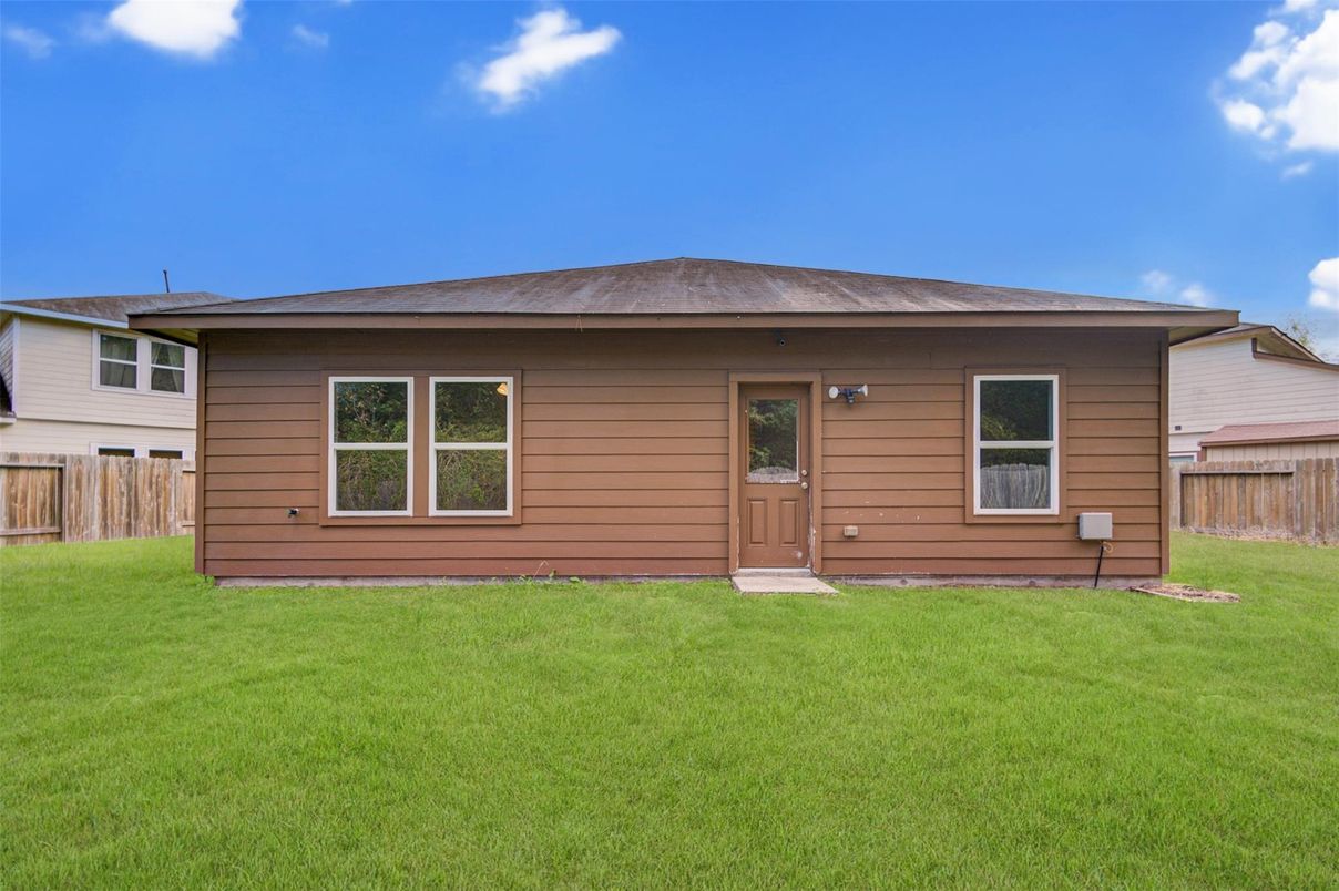 Backyard, Exterior