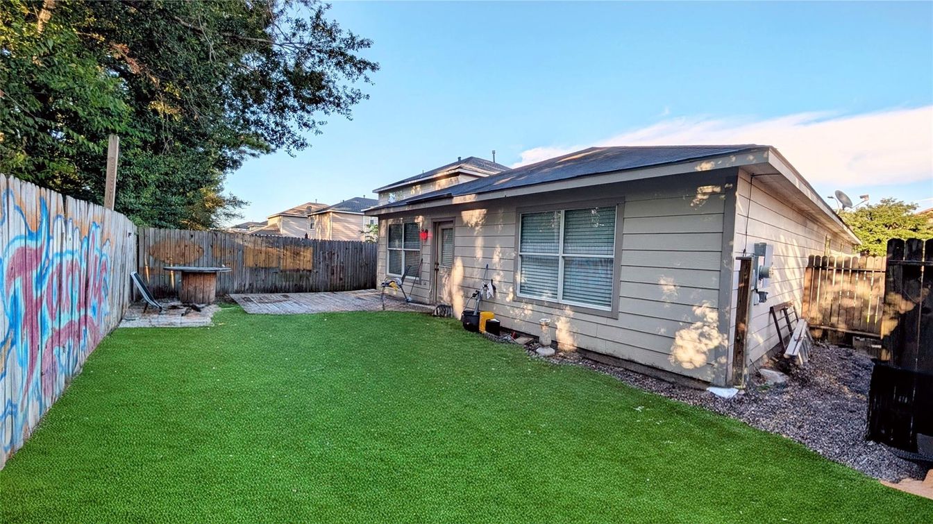 Backyard, Exterior