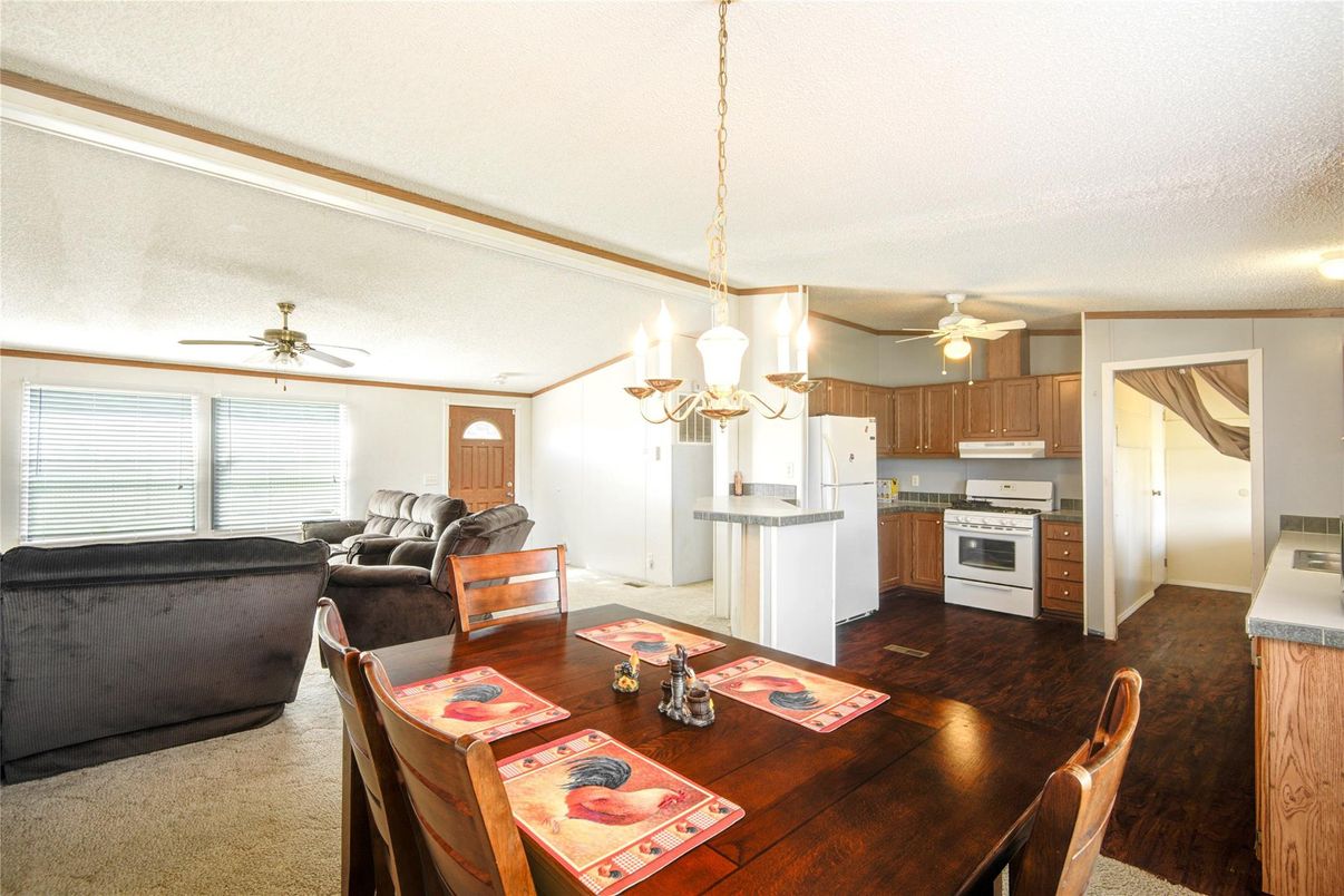 Chandelier, Dining room, Interior, Kitchen, Living room, Wood Texture Flooring
