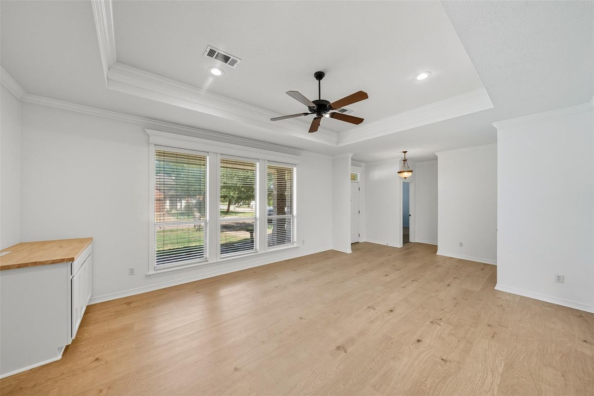 Empty room, Interior, Recessed Lighting, Wood Texture Flooring