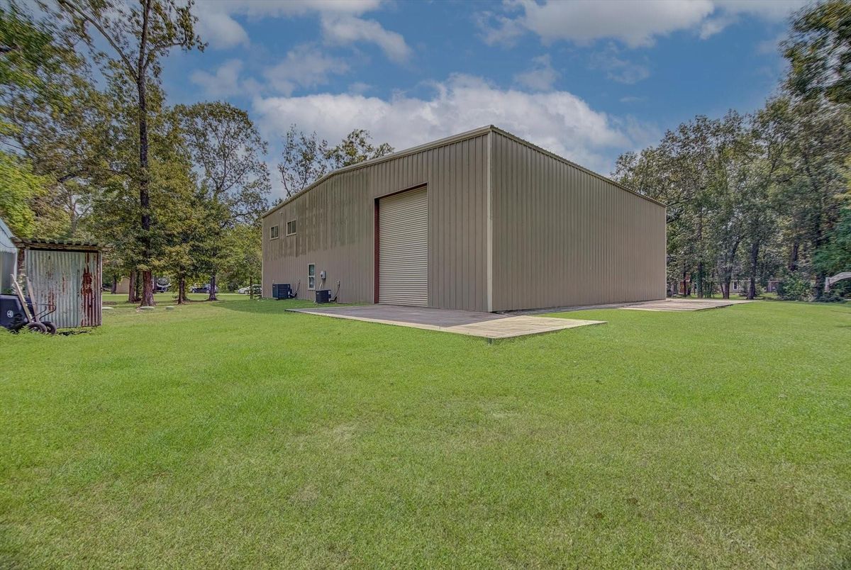 Backyard, Detached Garage, Exterior