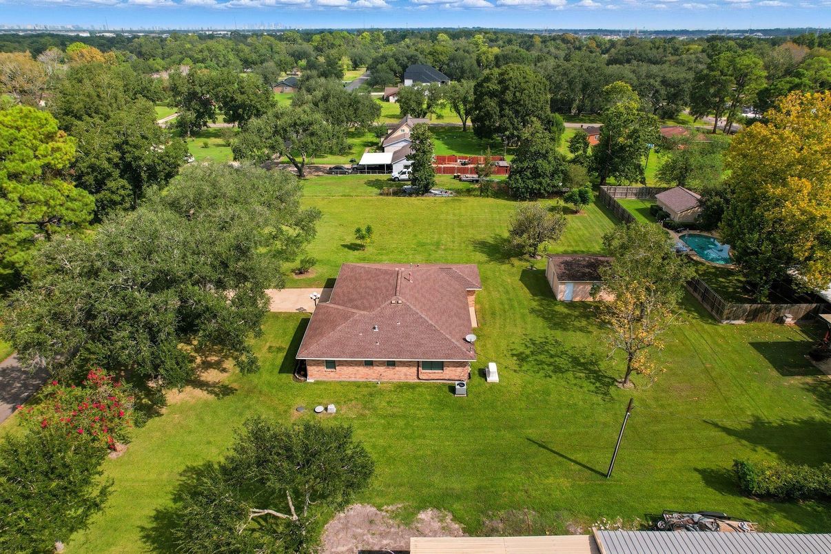 Exterior, Drone