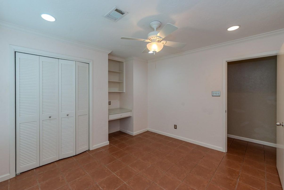 Bathroom, Empty room, Interior, Recessed Lighting