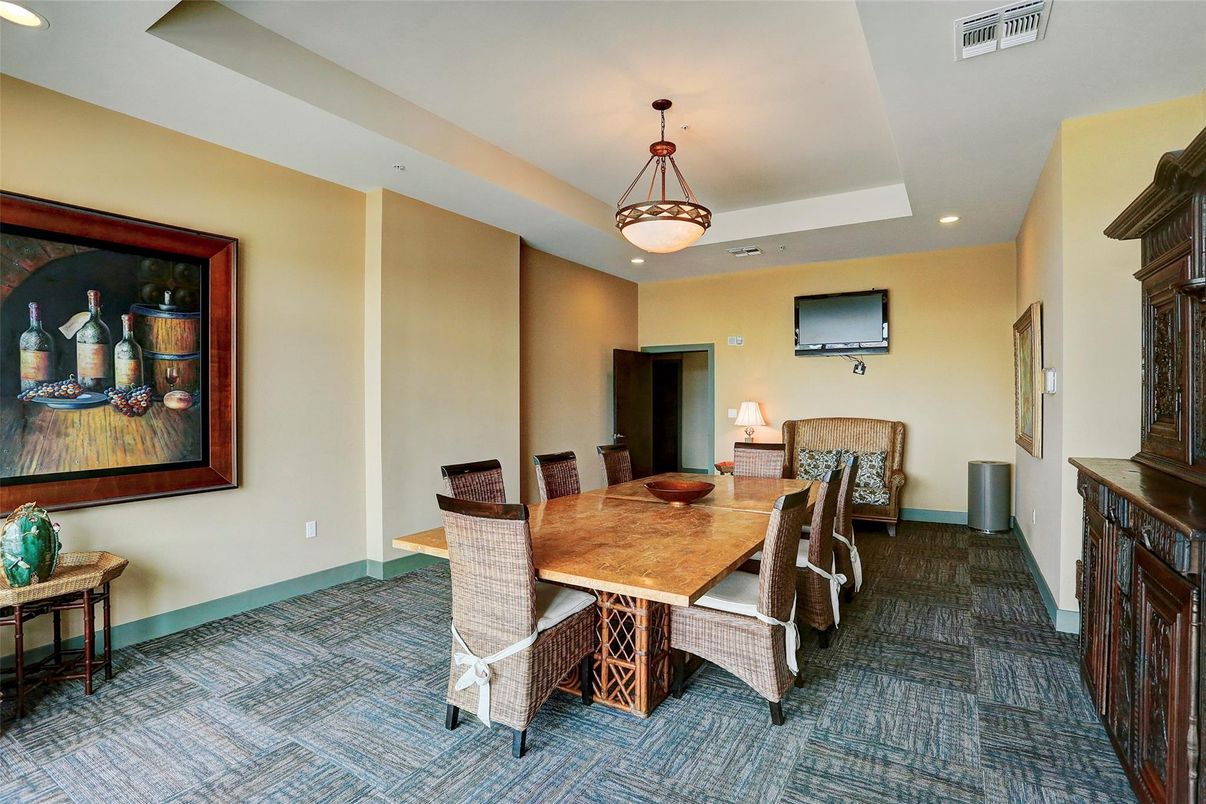 Dining room, Interior, Pendant Lights, Recessed Lighting