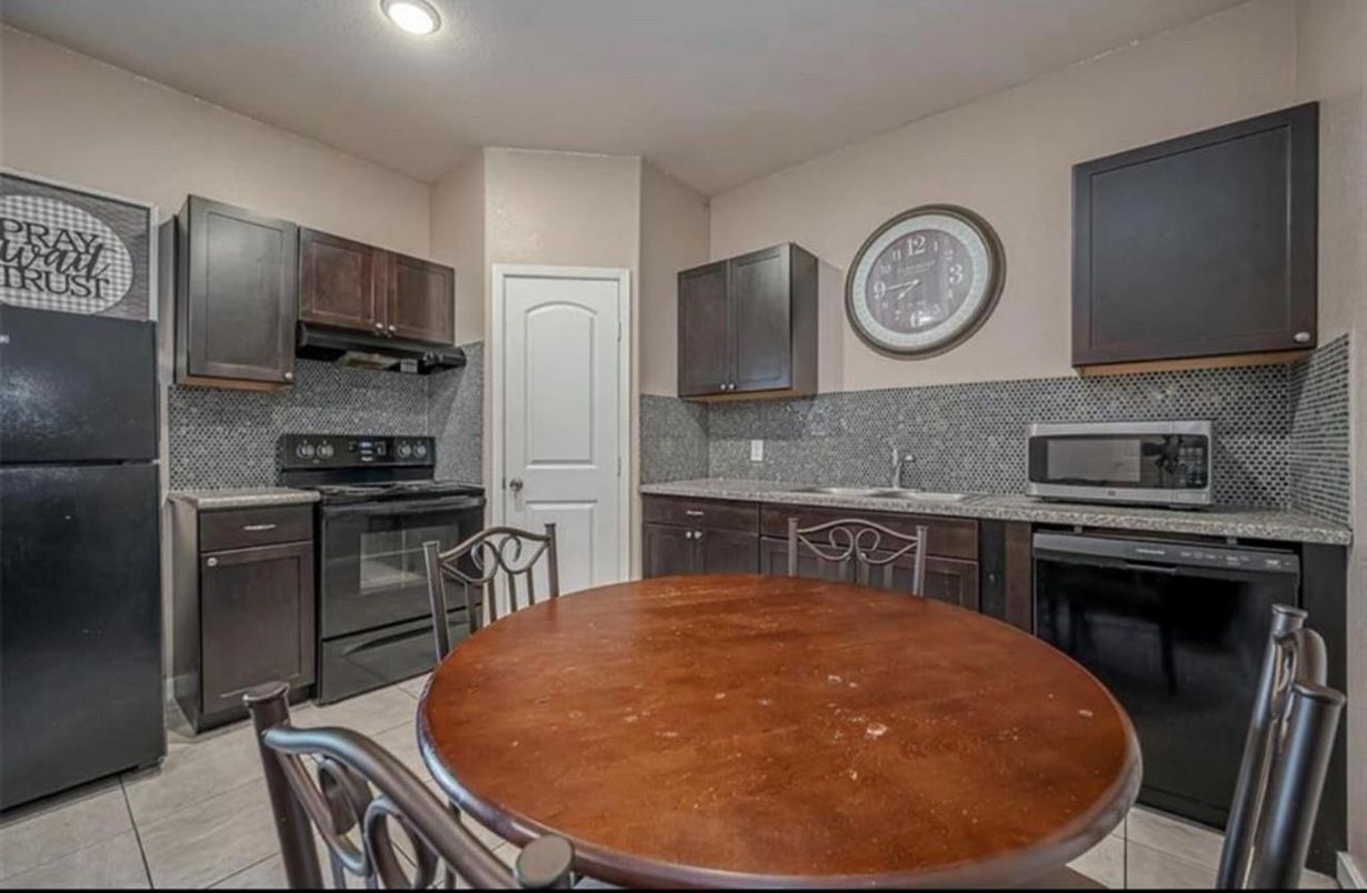 Dining room, Interior, Kitchen, Recessed Lighting
