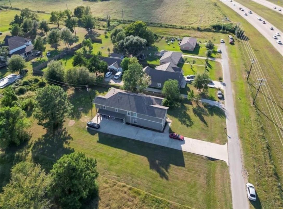 Exterior, Drone