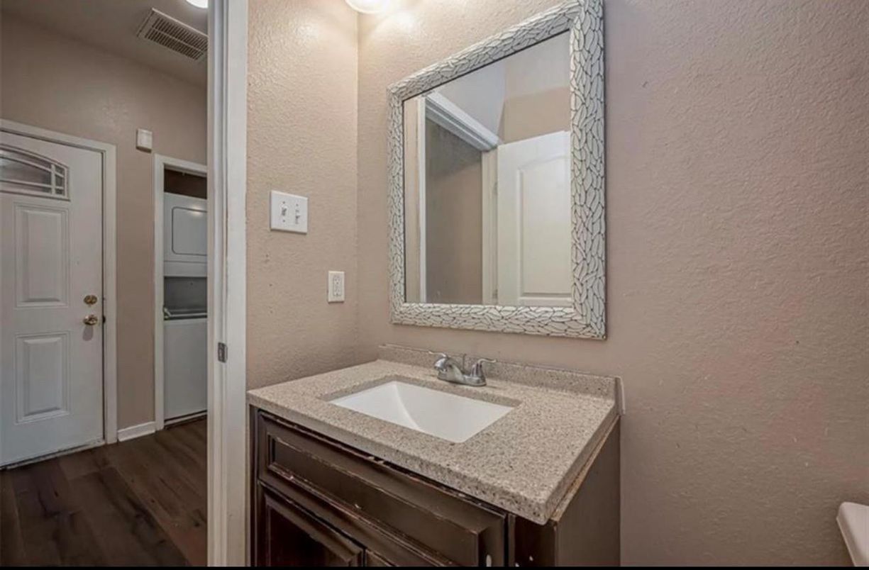 Bathroom, Interior, Recessed Lighting, Wood Texture Flooring