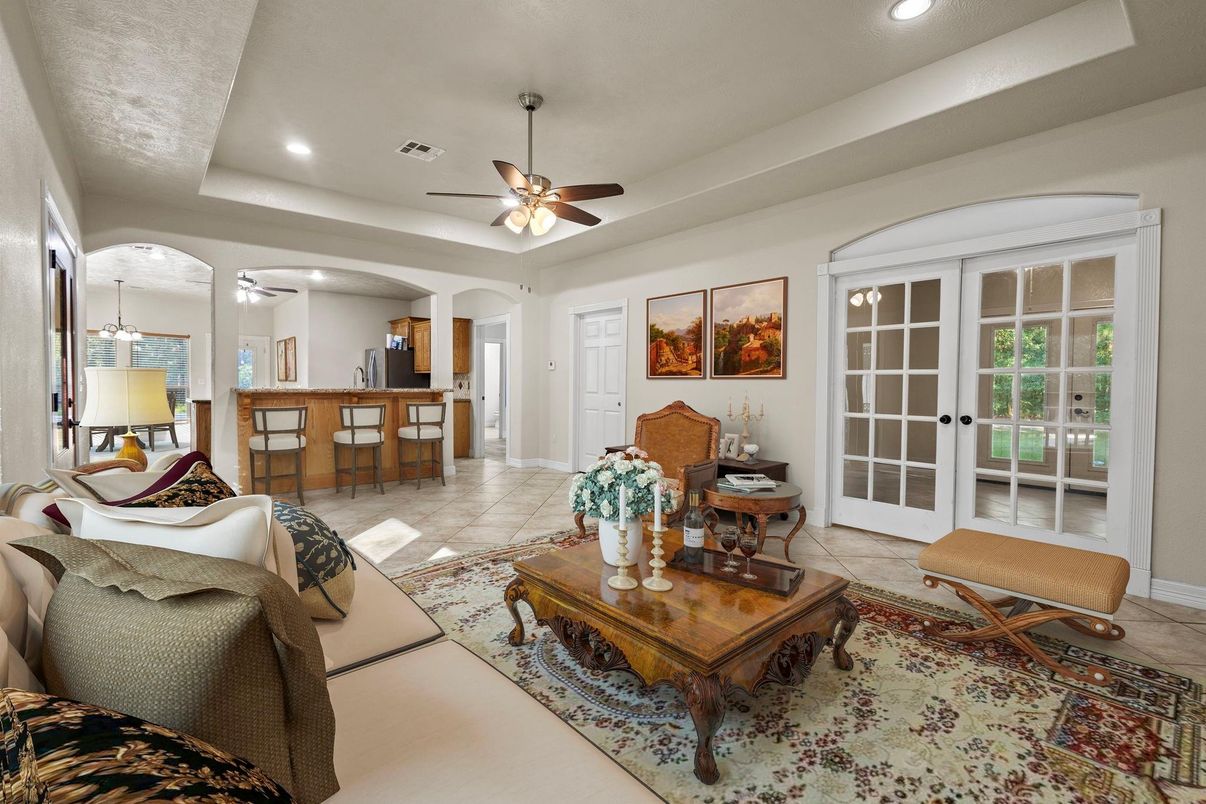 Interior, Living room, Pendant Lights, Recessed Lighting