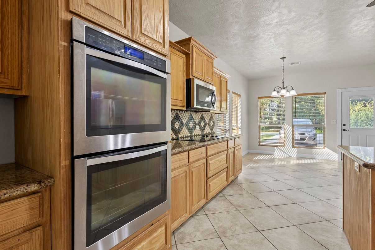 Interior, Kitchen, Pendant Lights, Stainless Steel Appliances