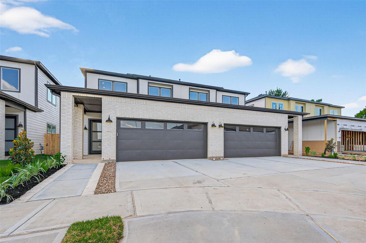 Attached, Exterior, Facade, Modern