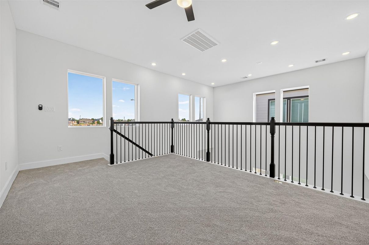 Empty room, Interior, Recessed Lighting