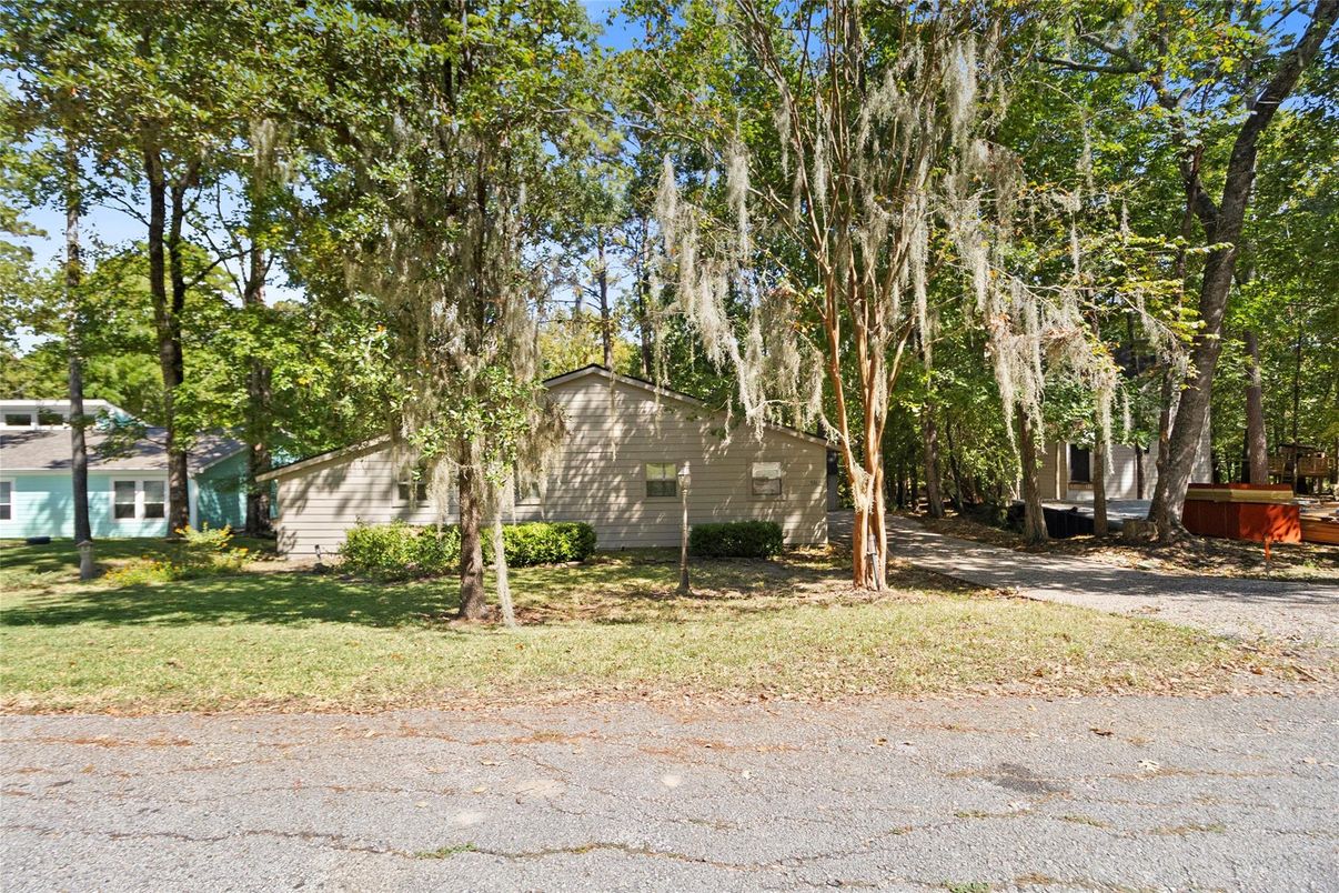 Backyard, Exterior, Hot Tub