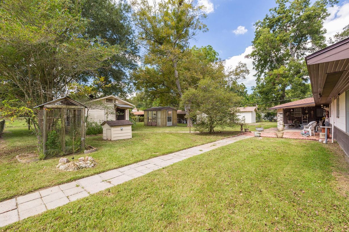 Backyard, Detached Garage, Exterior
