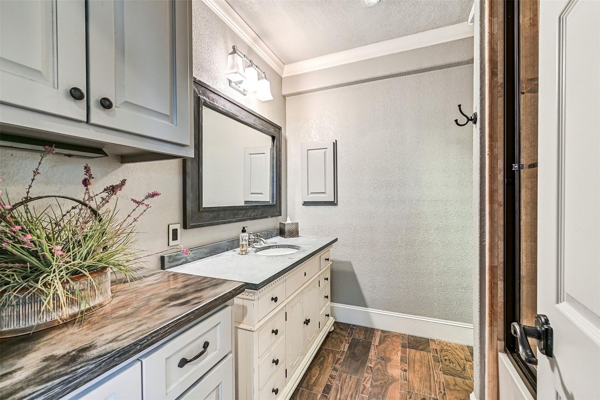 Bathroom, Dual Sink Vanities, Interior, Wood Texture Flooring