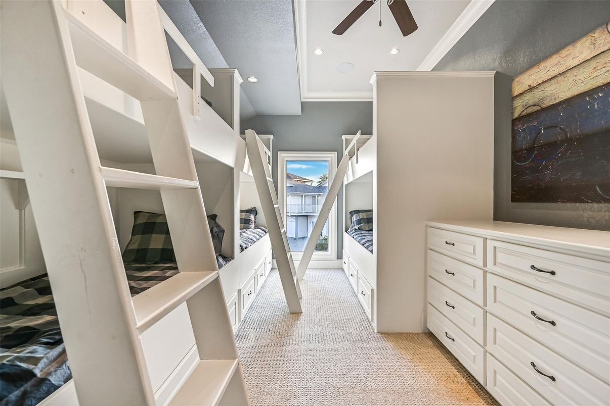 Interior, Recessed Lighting, Walk-in Closets