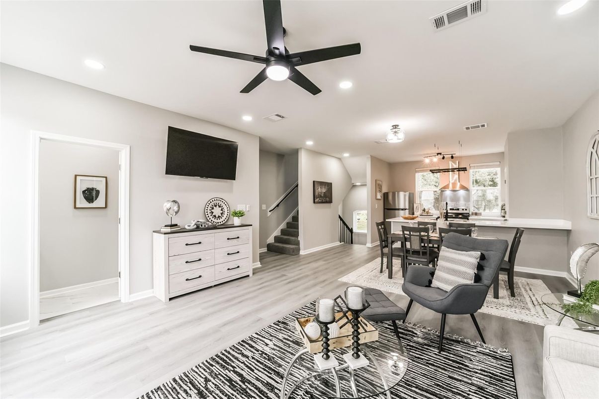 Dining room, Interior, Kitchen, Pendant Lights, Recessed Lighting, Wood Texture Flooring