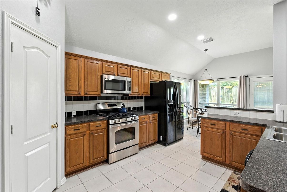 Interior, Kitchen, Pendant Lights, Recessed Lighting, Stainless Steel Appliances