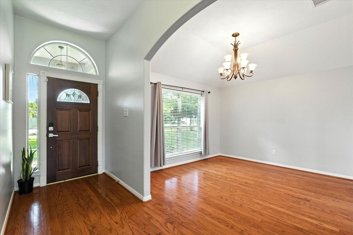 Chandelier, Empty room, Interior, Wood Texture Flooring