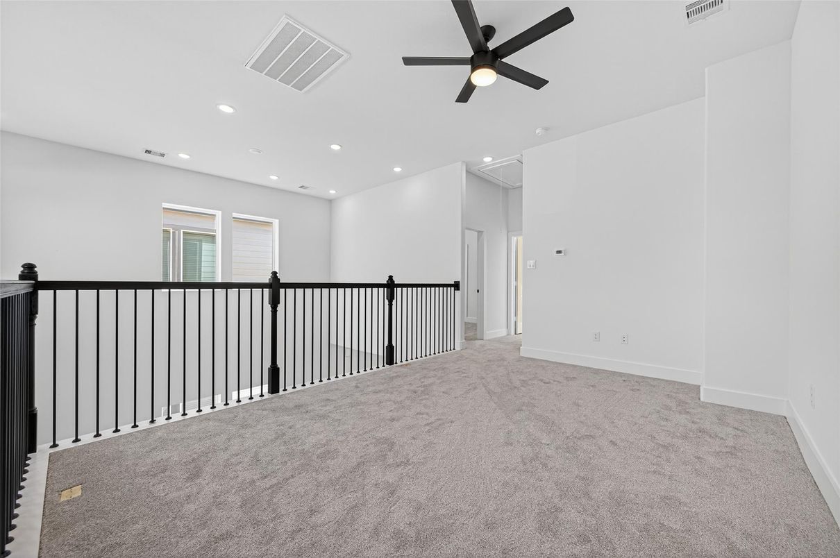 Empty room, Interior, Recessed Lighting