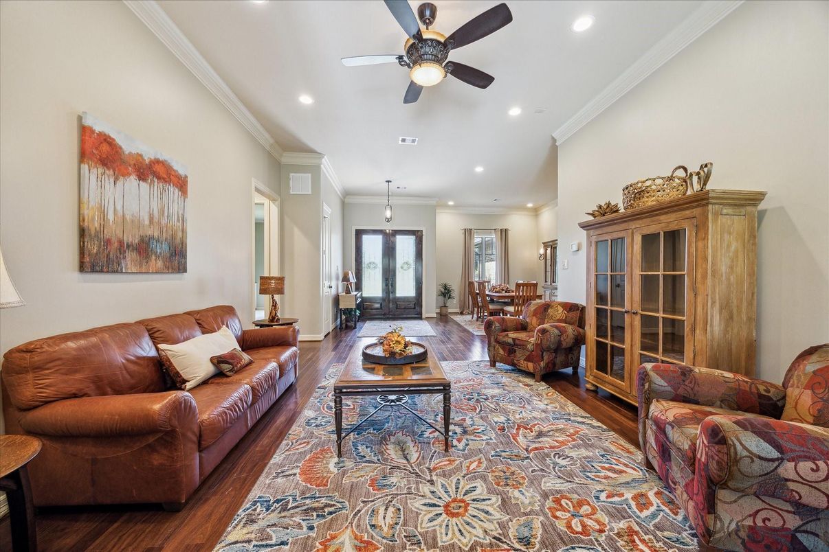 Interior, Living room, Recessed Lighting, Wood Texture Flooring