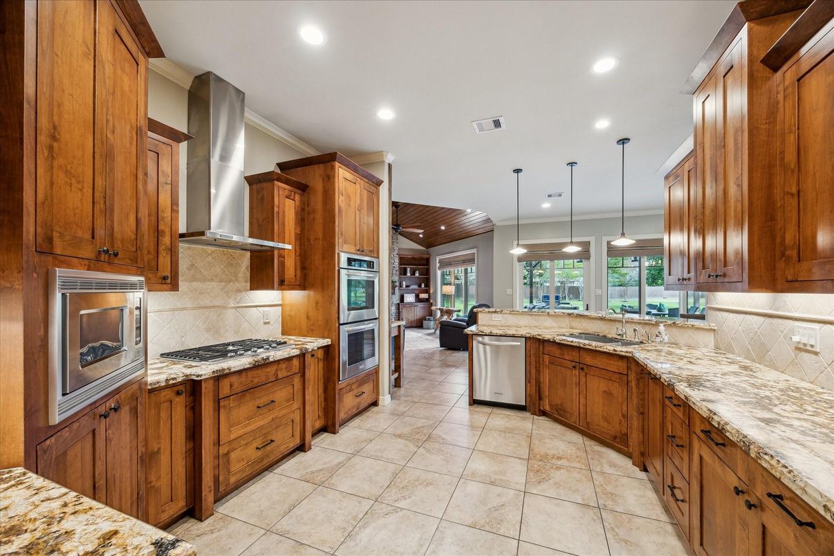 Interior, Kitchen, Pendant Lights, Recessed Lighting, Stainless Steel Appliances