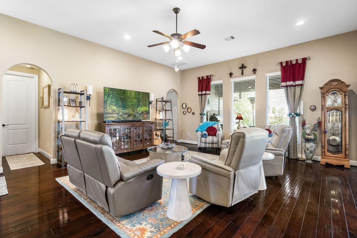 Interior, Living room, Recessed Lighting, Wood Texture Flooring