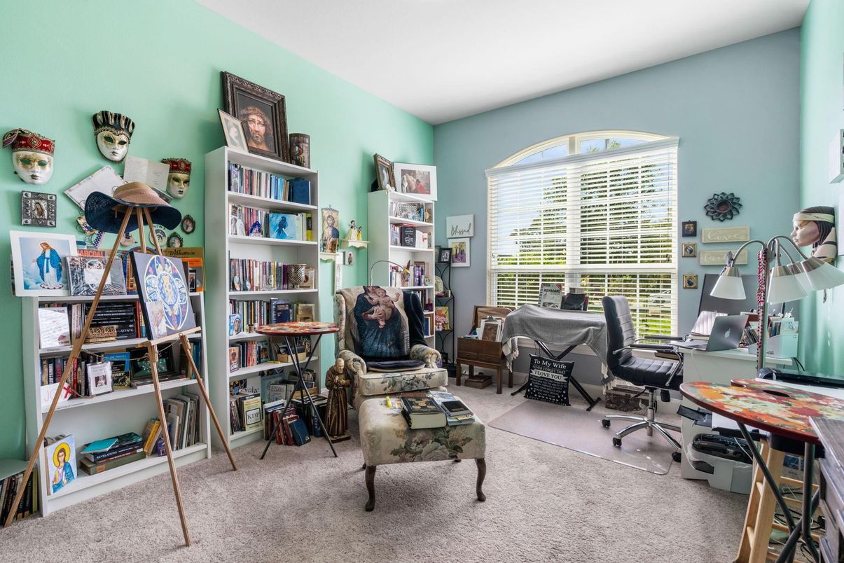 Home Office, Interior