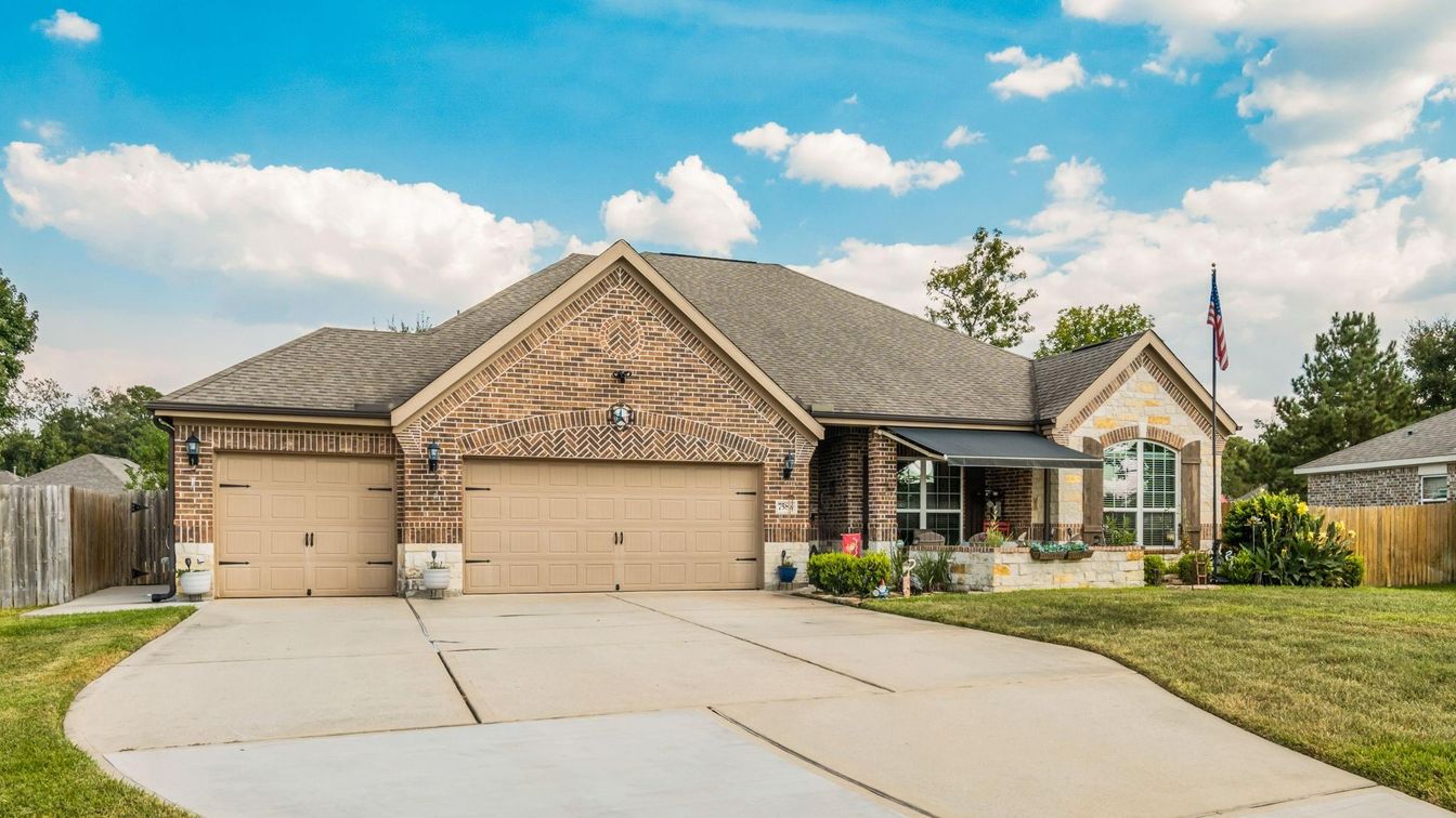 Attached, Exterior, Facade, Brick Facade, Brick Traditional