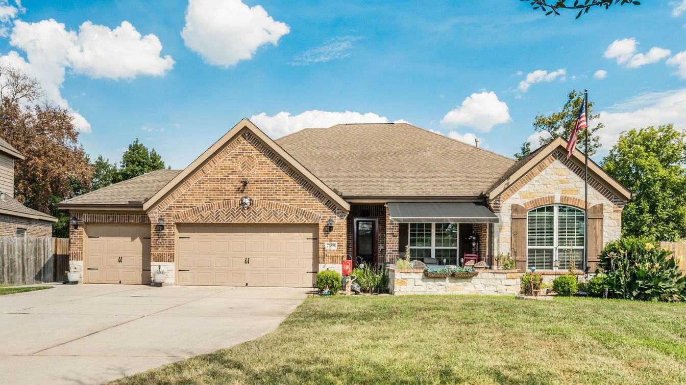Attached, Exterior, Facade, Brick Facade, Brick Traditional