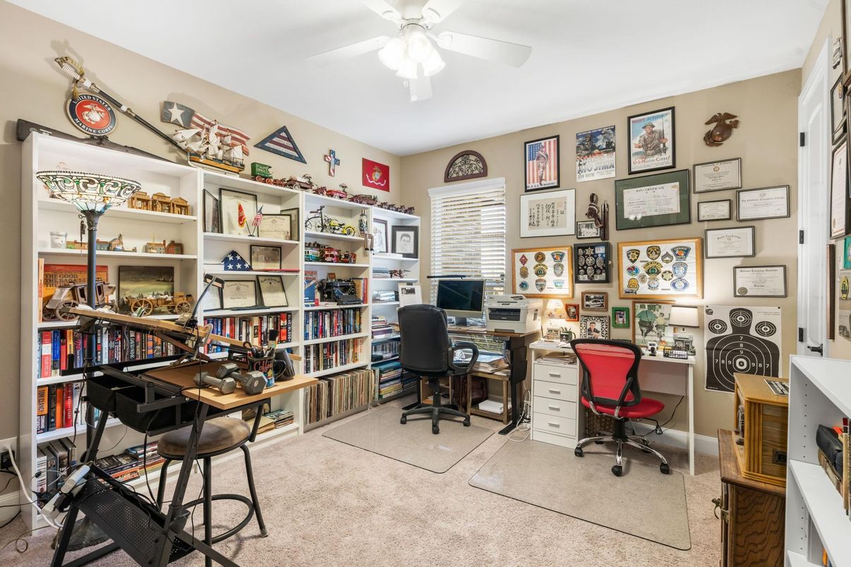 Home Office, Interior