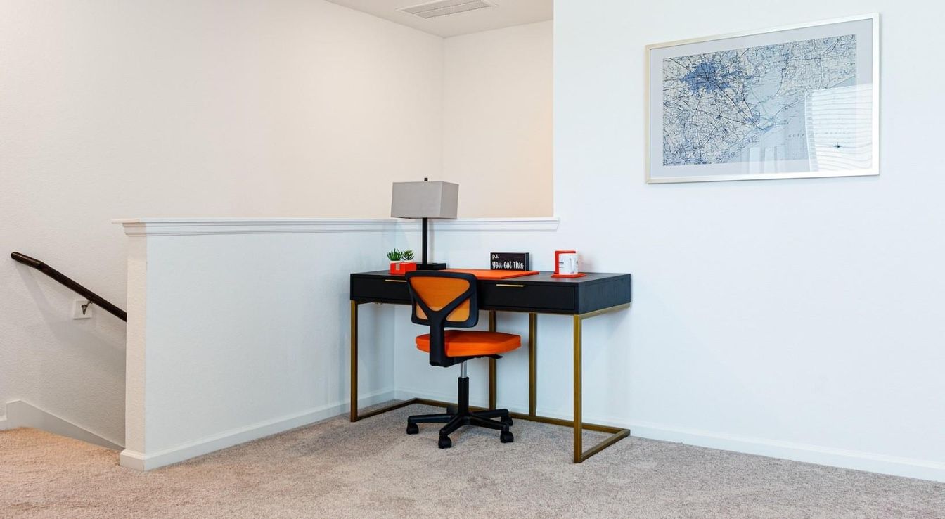 Home Office, Interior