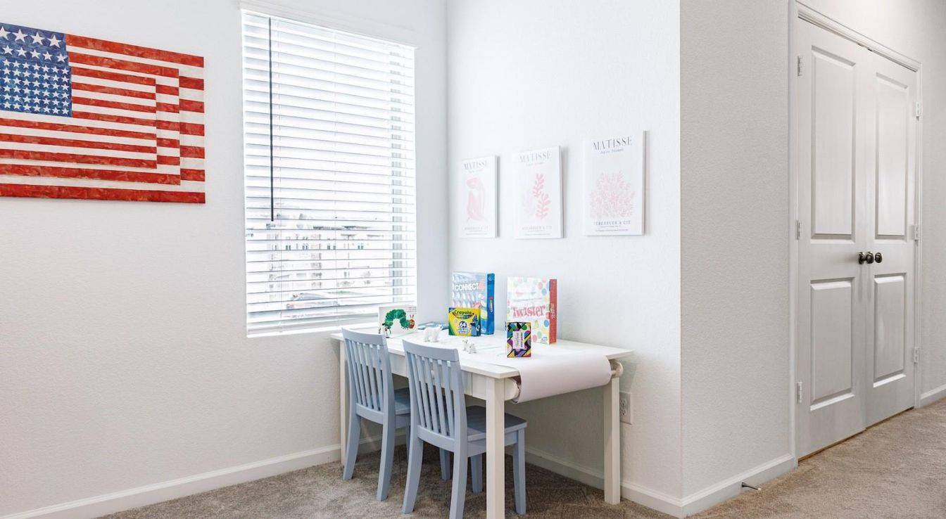 Home Office, Interior