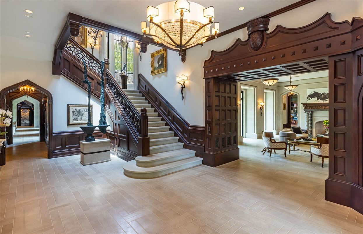 Chandelier, Dining room, Interior, Recessed Lighting, Wood Texture Flooring