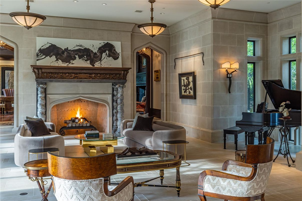 Fireplace, Interior, Living room, Piano, Recessed Lighting