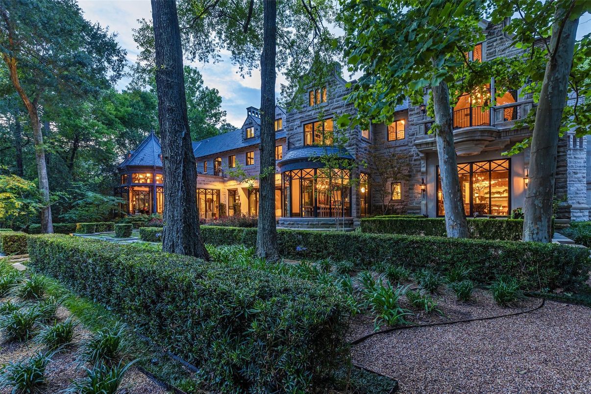 Backyard, Exterior, Facade, French Provincial