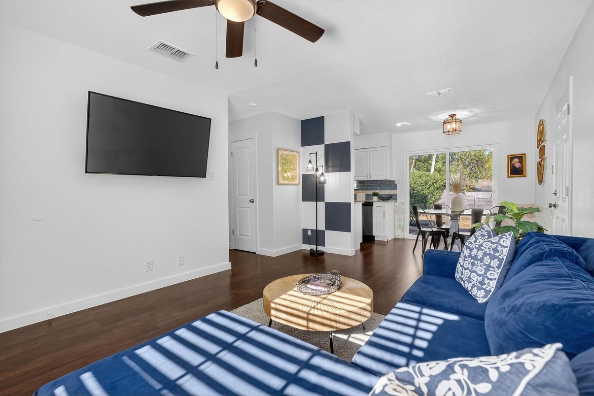 Dining room, Interior, Kitchen, Living room, Stainless Steel Appliances, Wood Texture Flooring