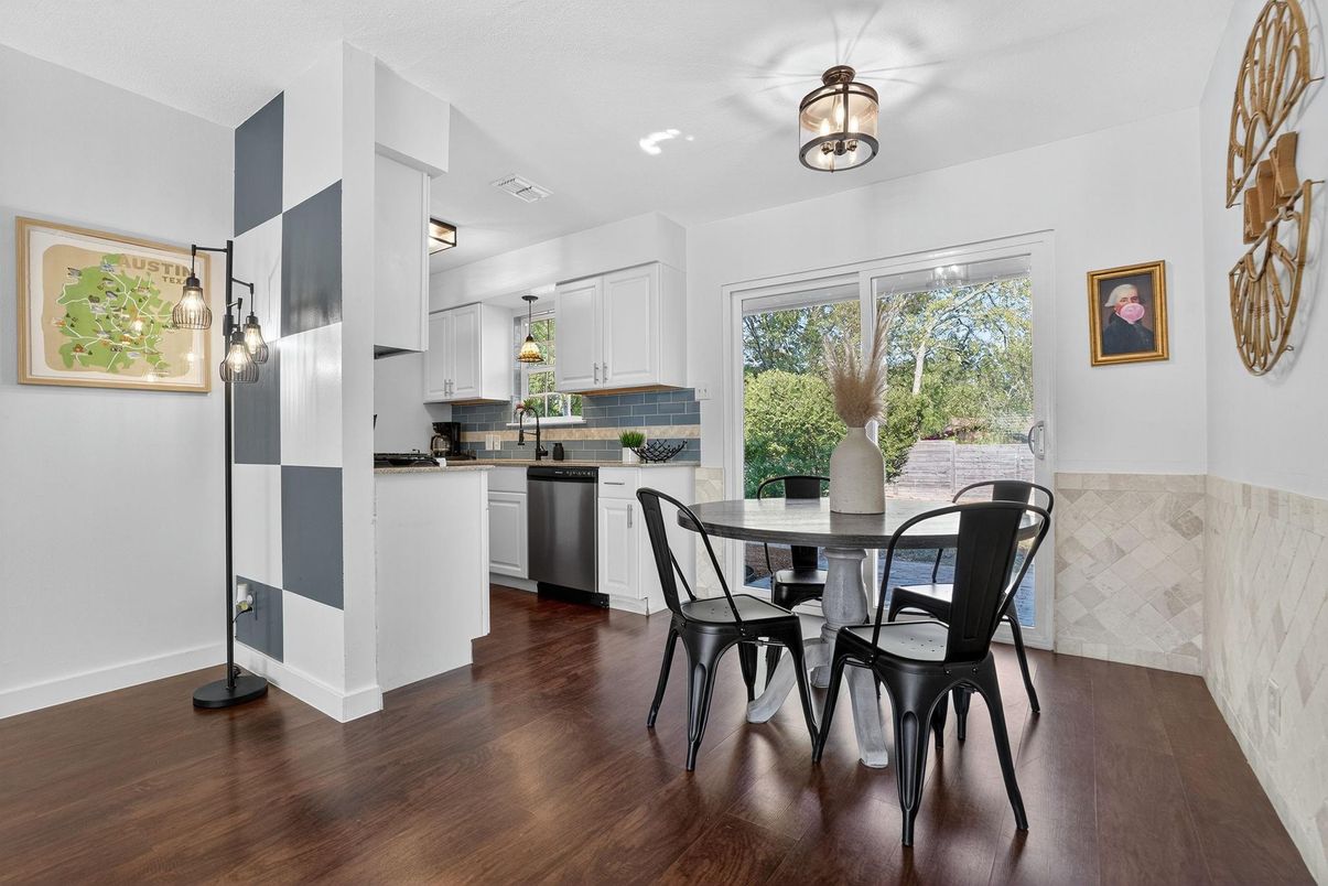 Dining room, Interior, Kitchen, Pendant Lights, Wood Texture Flooring