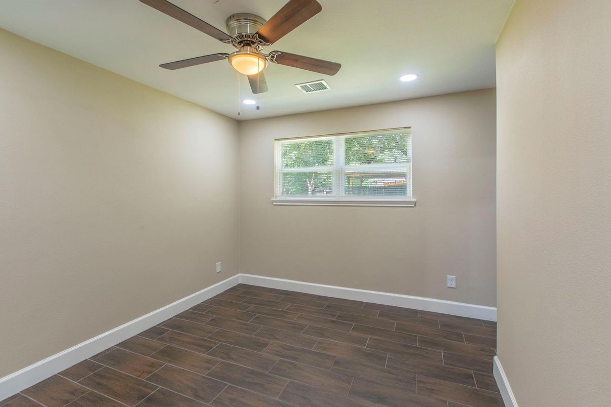 Empty room, Interior, Recessed Lighting, Wood Texture Flooring