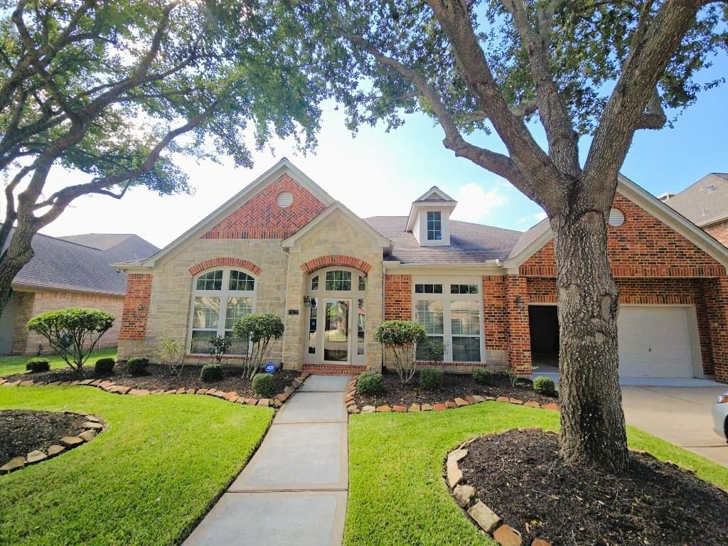 Attached, Exterior, Facade, Brick Facade, Brick Traditional