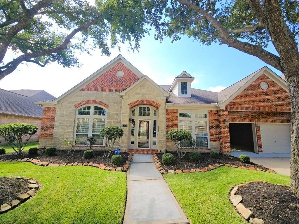 Attached, Exterior, Facade, Brick Facade, Brick Traditional