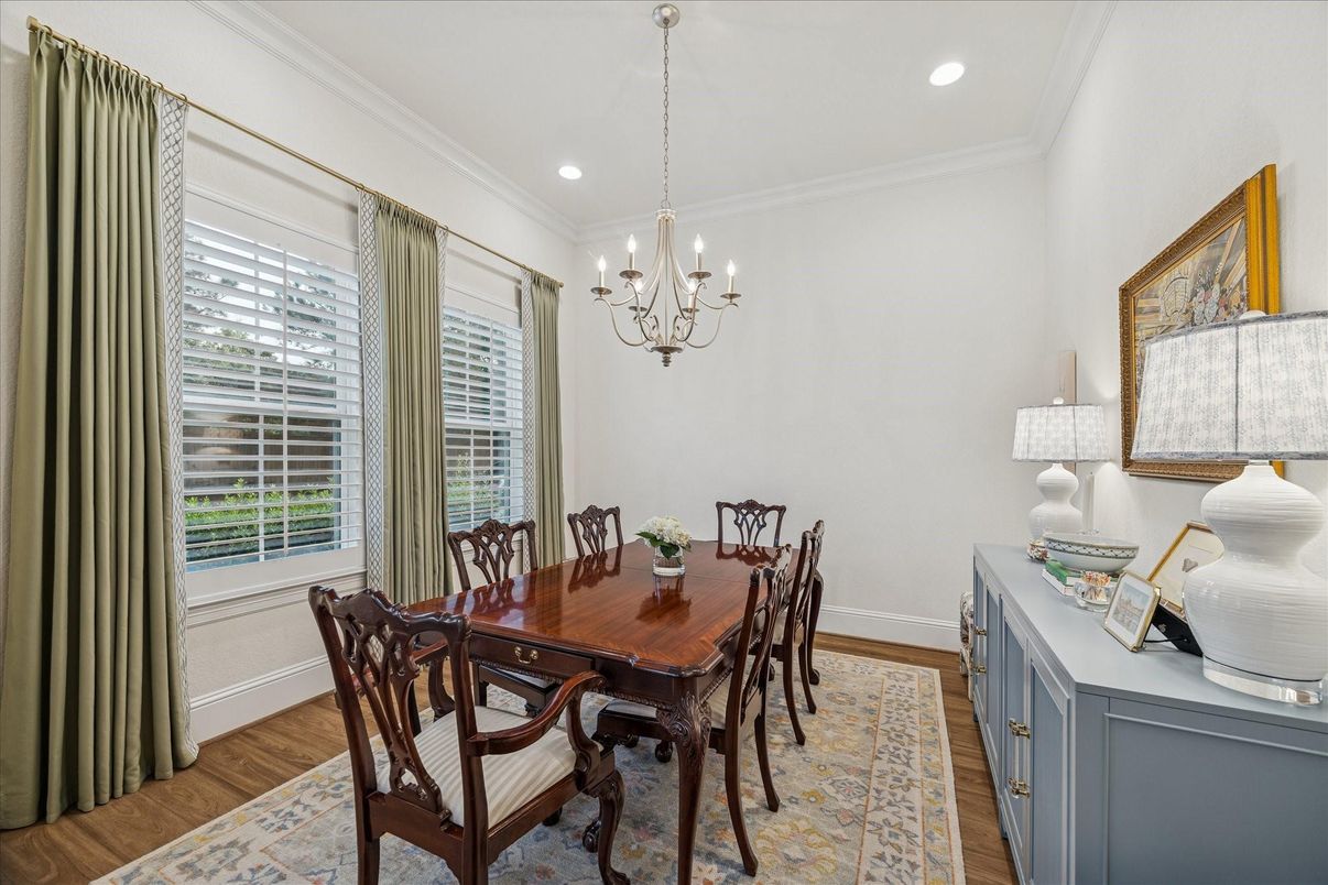 Chandelier, Dining room, Interior, Recessed Lighting, Wood Texture Flooring