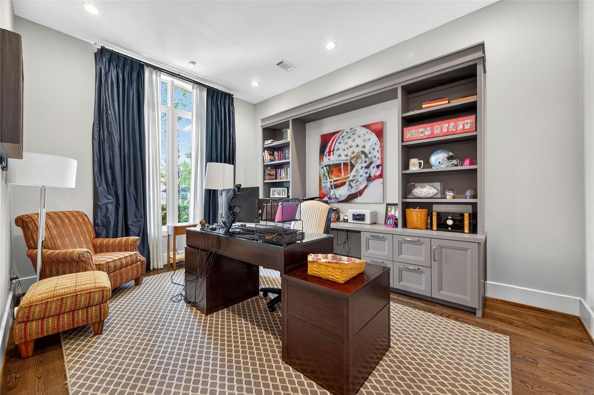 Home Office, Interior, Recessed Lighting, Wood Texture Flooring