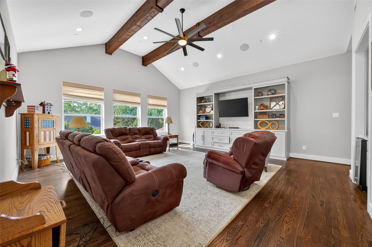 Interior, Living room, Recessed Lighting, Wooden Beams, Wood Texture Flooring